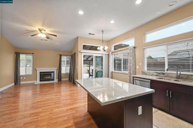 2241 Woodhill Dr, Pittsburg, CA 94565