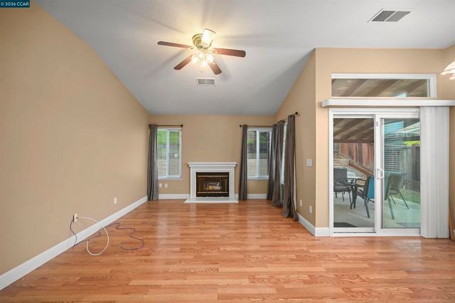 2241 Woodhill Dr, Pittsburg, CA 94565