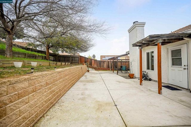 2241 Woodhill Dr, Pittsburg, CA 94565