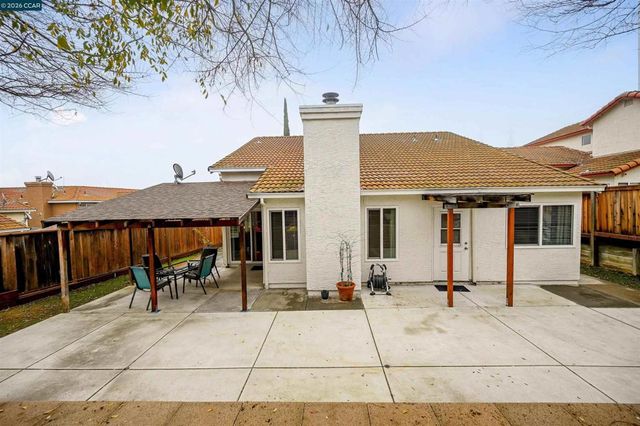 2241 Woodhill Dr, Pittsburg, CA 94565