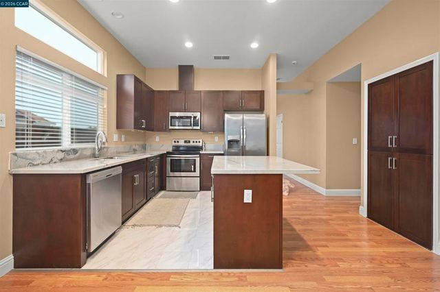 2241 Woodhill Dr, Pittsburg, CA 94565