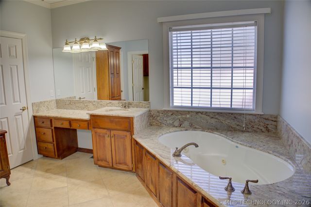 14712 S 53rd East Avenue, Bixby, OK 74008