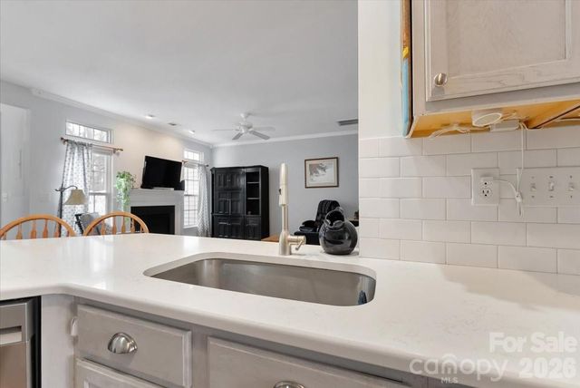 7948 Mariners Pointe Circle, Denver, NC 28037