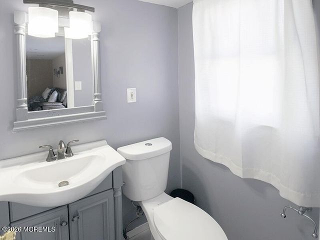 7 Whitehall Way, Manalapan, NJ 07726