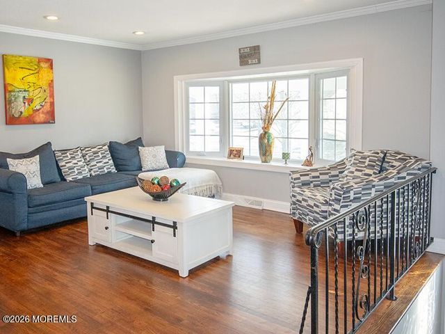 7 Whitehall Way, Manalapan, NJ 07726