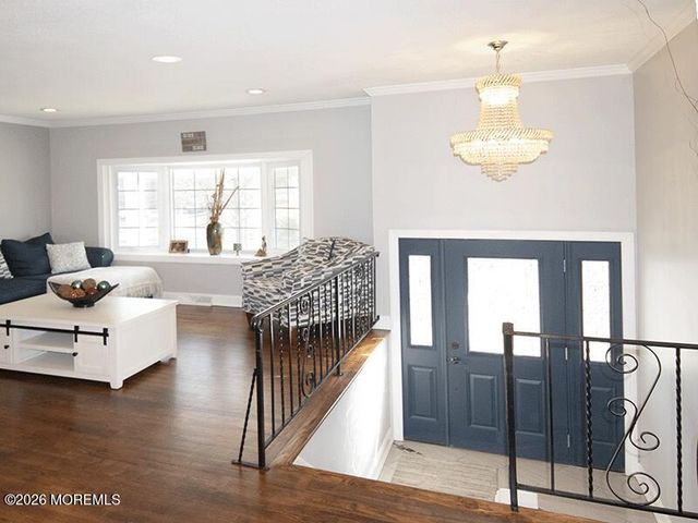 7 Whitehall Way, Manalapan, NJ 07726