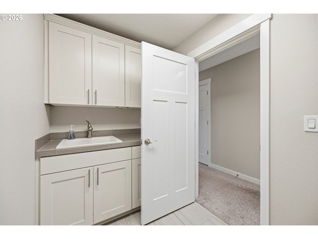 2212 Se 12TH Ave, Canby, OR 97013