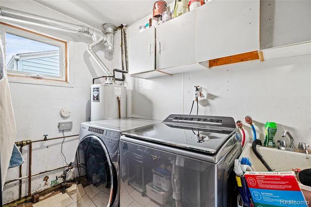 25540 Tecla Ave Avenue, Warren, MI 48089