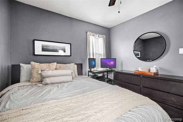 25540 Tecla Ave Avenue, Warren, MI 48089