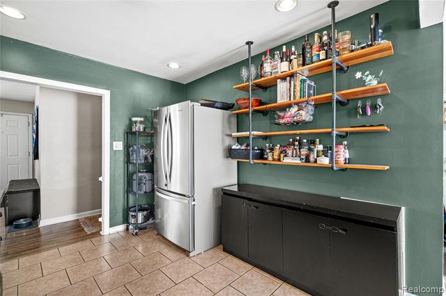 25540 Tecla Ave Avenue, Warren, MI 48089