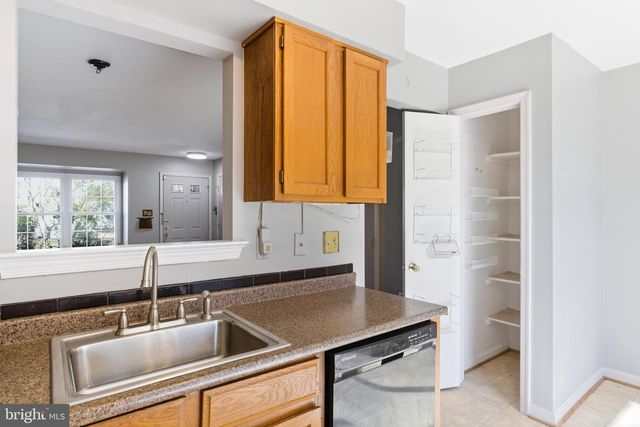 5680 WHITE DOVE LN, Clifton, VA 20124