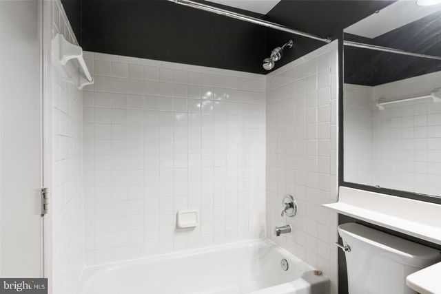 5680 WHITE DOVE LN, Clifton, VA 20124