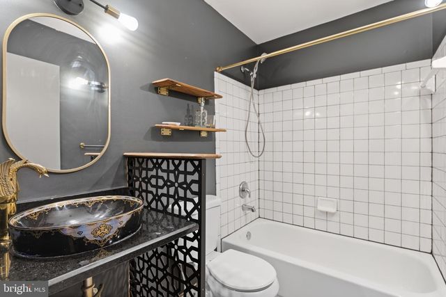 5680 WHITE DOVE LN, Clifton, VA 20124