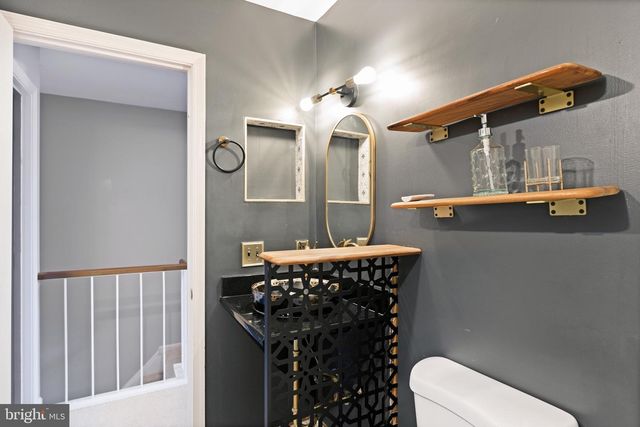 5680 WHITE DOVE LN, Clifton, VA 20124