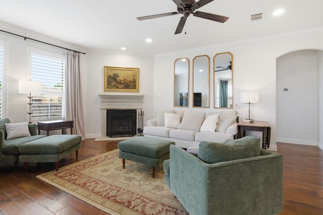 5801 Valley Haven Way, Fort Worth, TX 76244