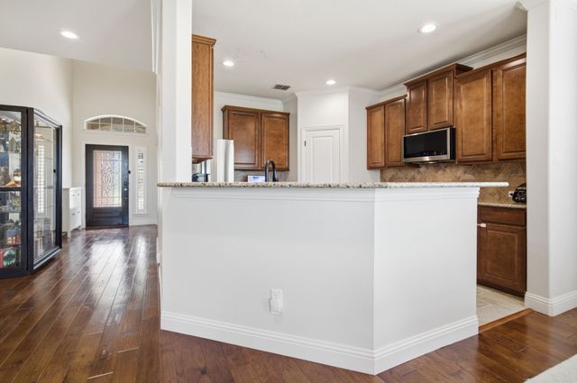 5801 Valley Haven Way, Fort Worth, TX 76244