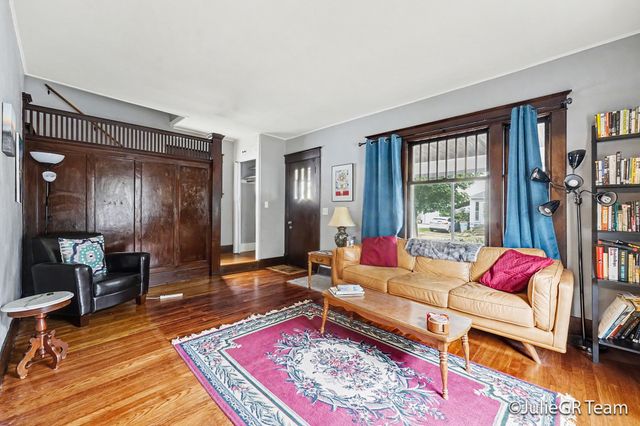 539 Garfield Avenue NW, Grand Rapids, MI 49504