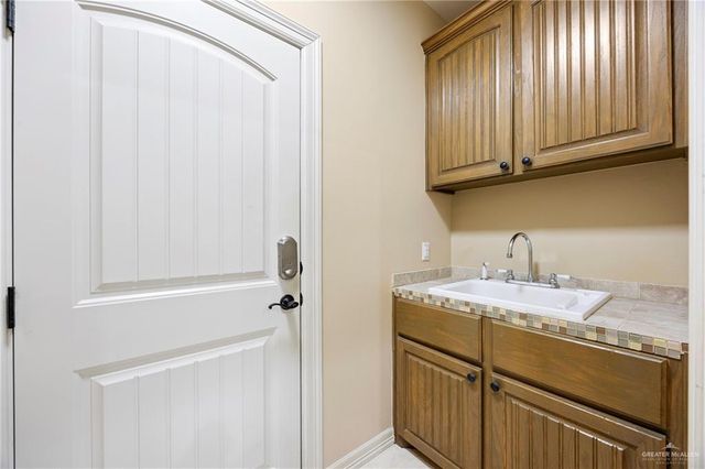 3705 Thunderbird Avenue, Mcallen, TX 78504