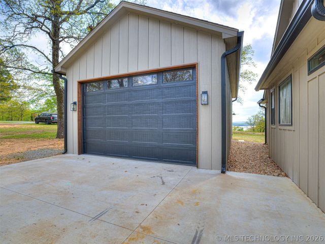 138 Eagles Nest Drive, Eufaula, OK 74432