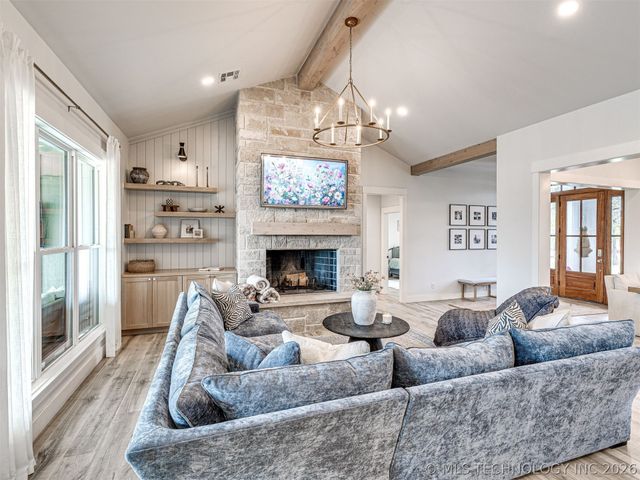 138 Eagles Nest Drive, Eufaula, OK 74432