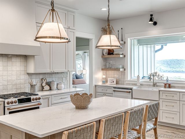 138 Eagles Nest Drive, Eufaula, OK 74432