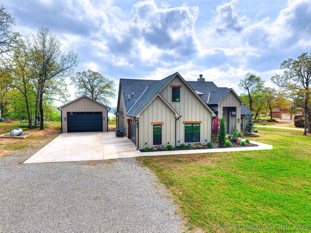 138 Eagles Nest Drive, Eufaula, OK 74432