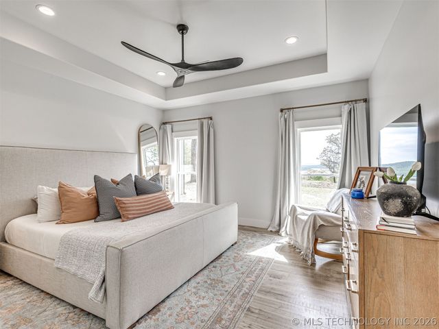 138 Eagles Nest Drive, Eufaula, OK 74432