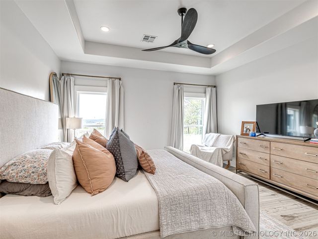 138 Eagles Nest Drive, Eufaula, OK 74432