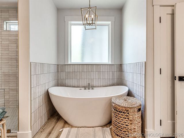 138 Eagles Nest Drive, Eufaula, OK 74432