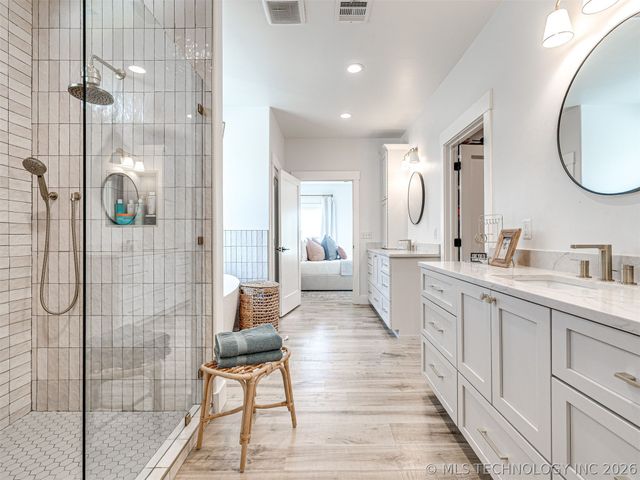 138 Eagles Nest Drive, Eufaula, OK 74432