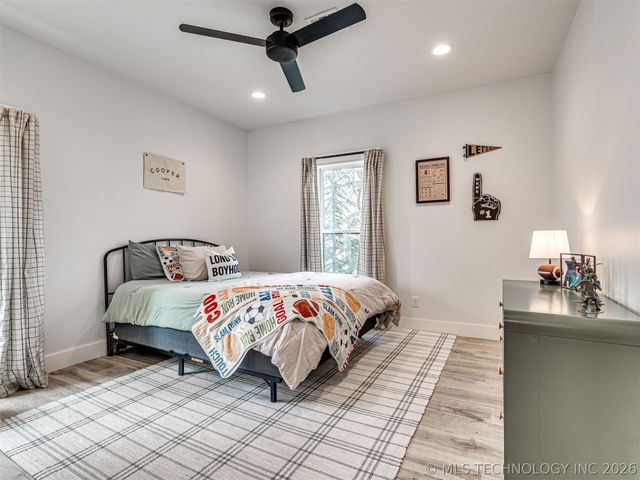 138 Eagles Nest Drive, Eufaula, OK 74432