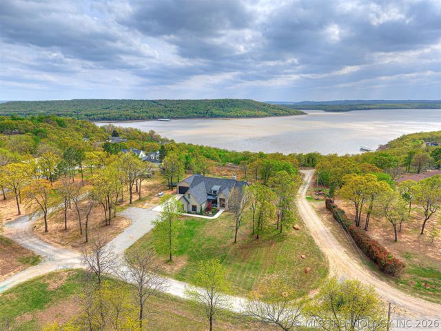 138 Eagles Nest Drive, Eufaula, OK 74432