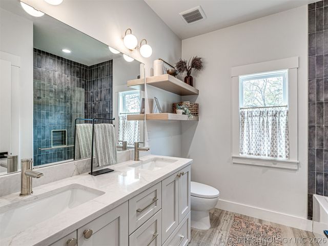 138 Eagles Nest Drive, Eufaula, OK 74432