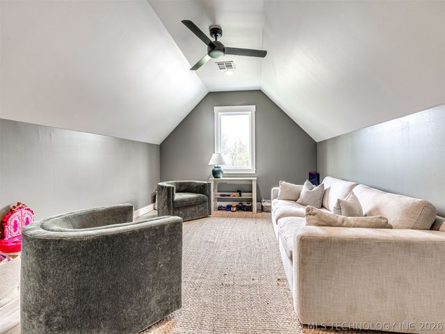 138 Eagles Nest Drive, Eufaula, OK 74432