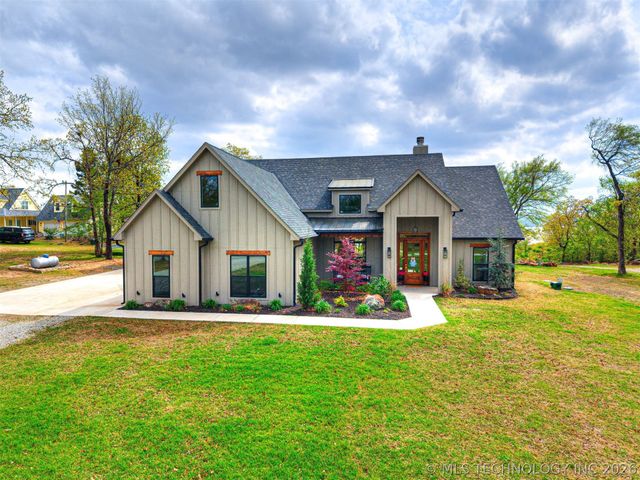 138 Eagles Nest Drive, Eufaula, OK 74432