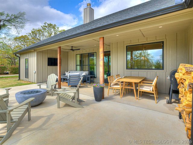 138 Eagles Nest Drive, Eufaula, OK 74432