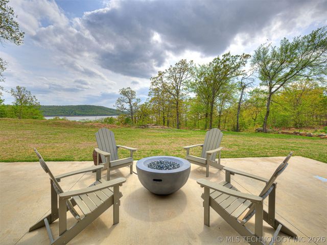 138 Eagles Nest Drive, Eufaula, OK 74432