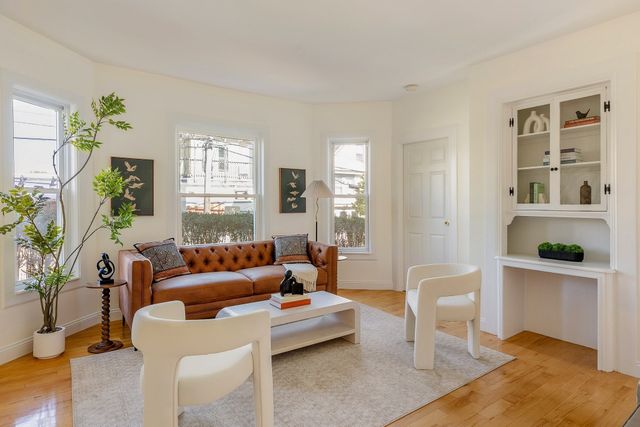 66 Walden St 1, Cambridge, MA 02140