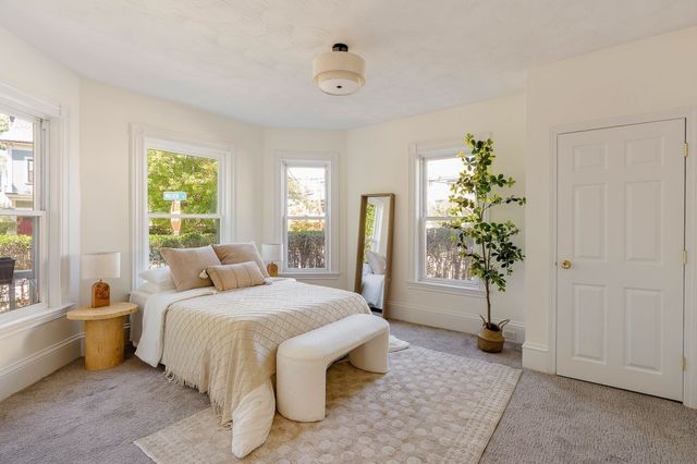66 Walden St 1, Cambridge, MA 02140