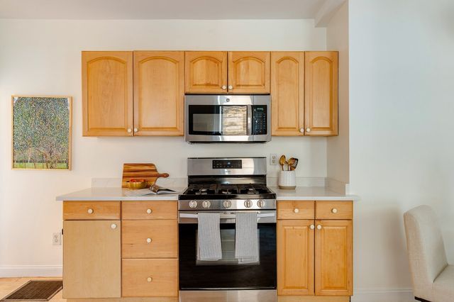 66 Walden St 1, Cambridge, MA 02140