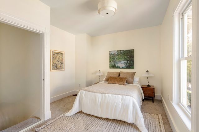 66 Walden St 1, Cambridge, MA 02140