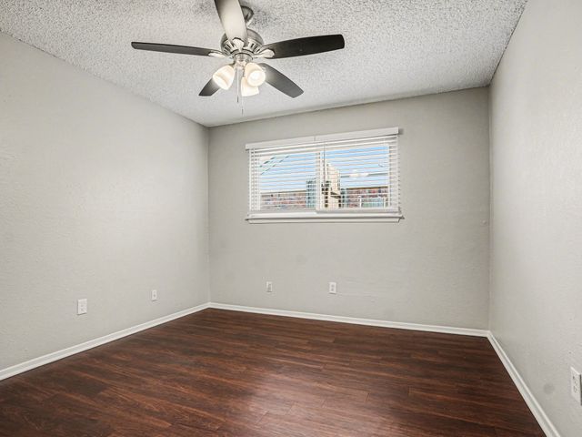 1702 Crimson Court, Arlington, TX 76018