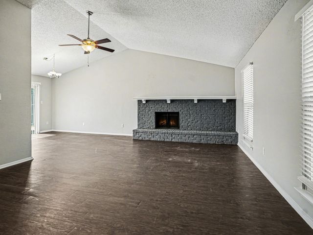 1702 Crimson Court, Arlington, TX 76018