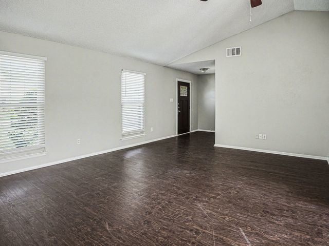1702 Crimson Court, Arlington, TX 76018