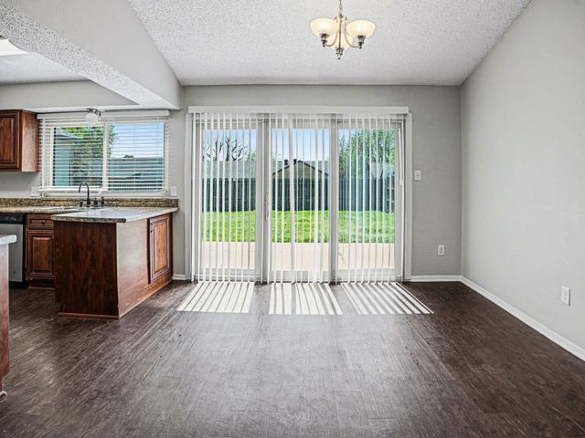 1702 Crimson Court, Arlington, TX 76018