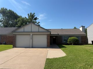 1702 Crimson Court, Arlington, TX 76018