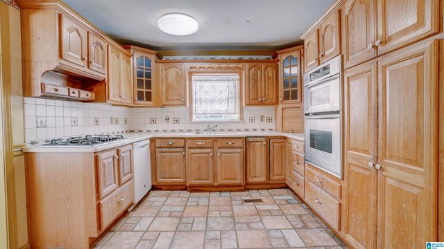 526 COUNTY ROAD 125, Heflin, AL 36264