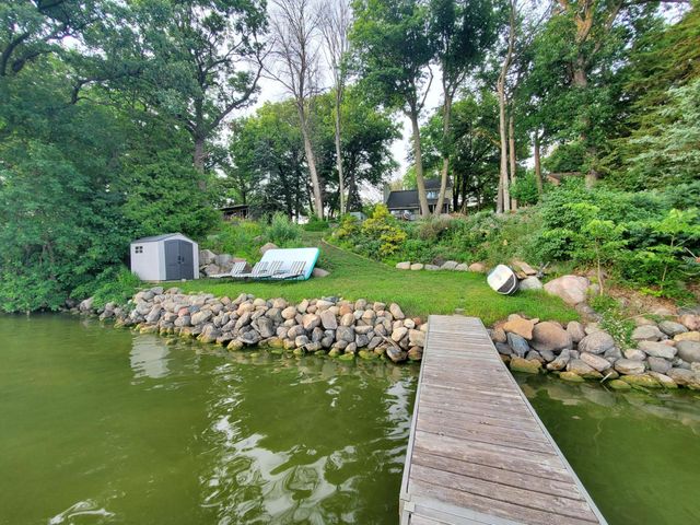 24150 E Cedar Lake Drive, New Prague, MN 56071