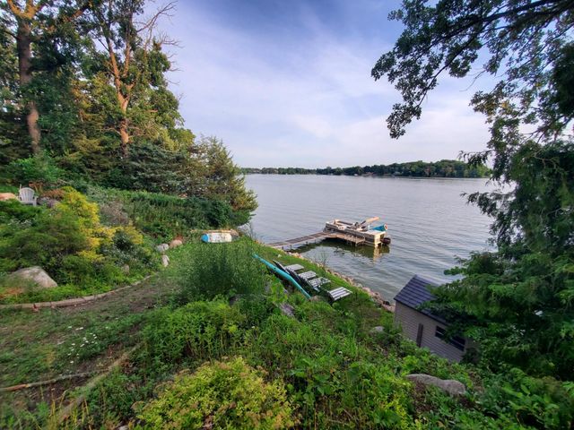 24150 E Cedar Lake Drive, New Prague, MN 56071