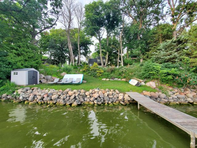 24150 E Cedar Lake Drive, New Prague, MN 56071